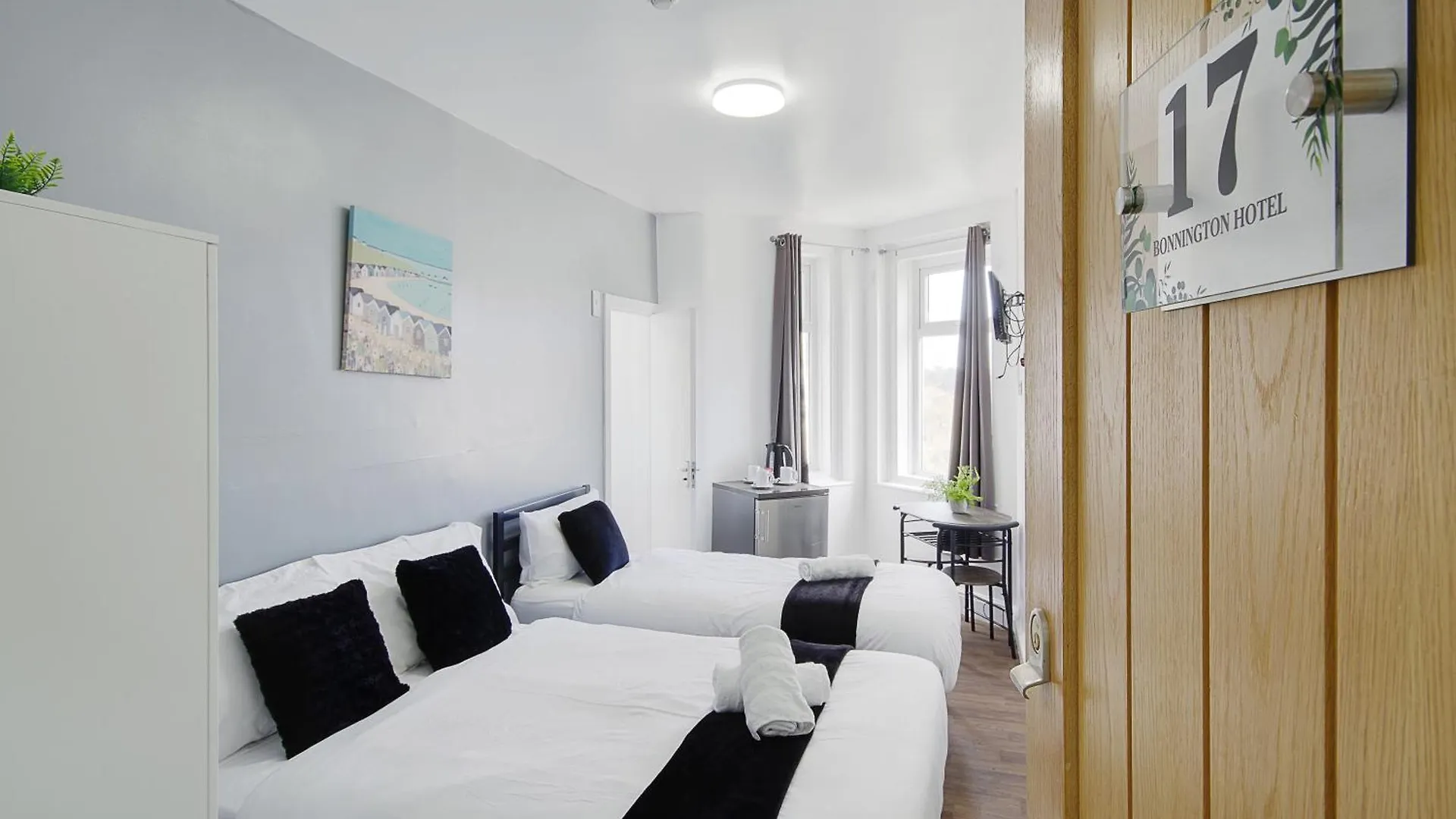 Azure Beach Hotel Bornemouth