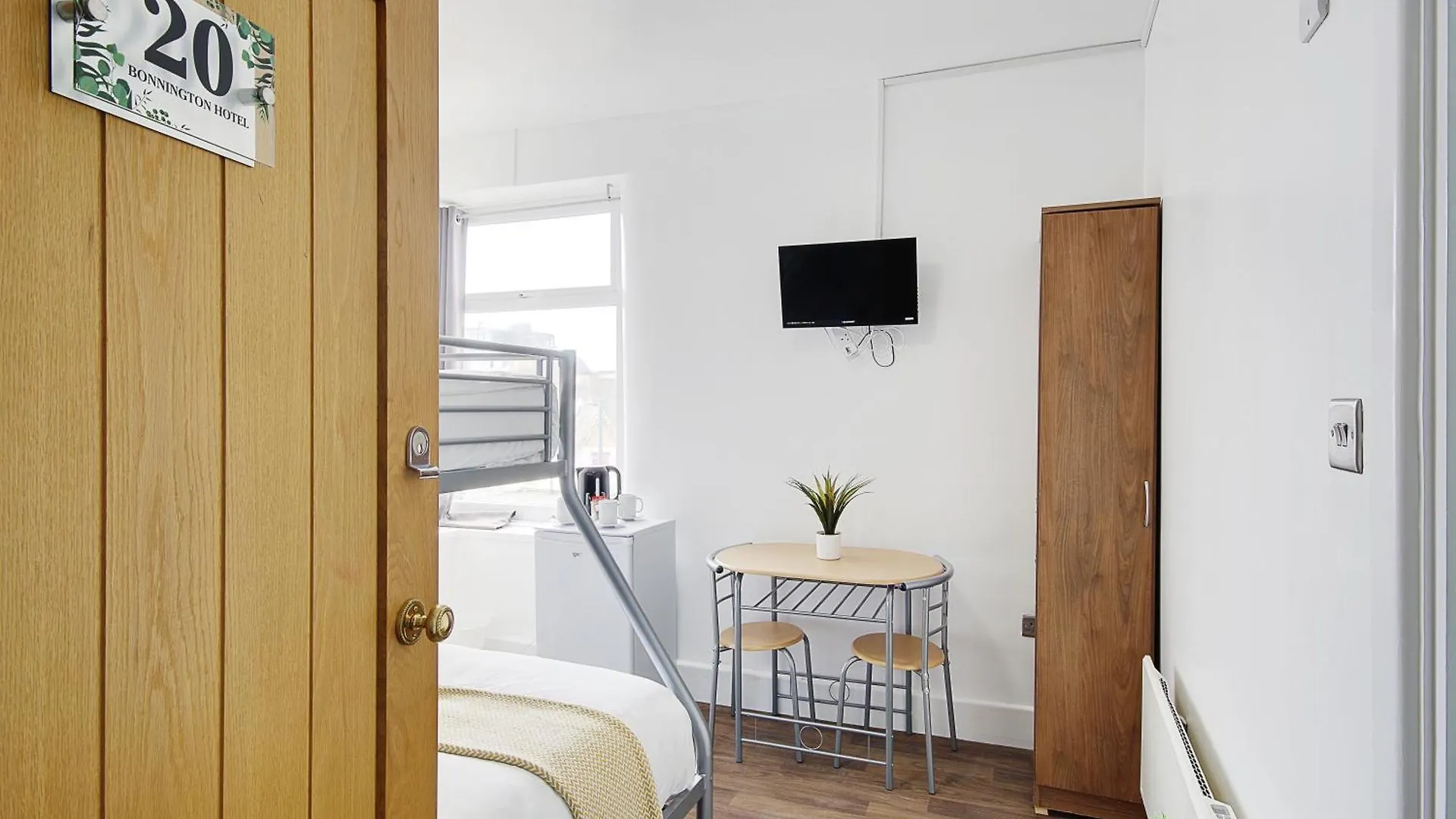 Azure Beach Hotel Bornemouth
