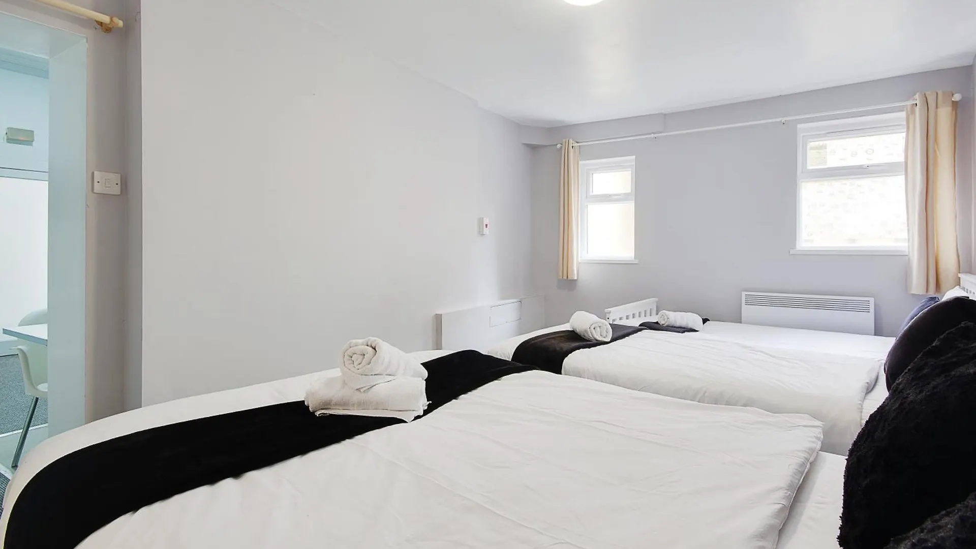 Azure Beach Hotel Bornemouth