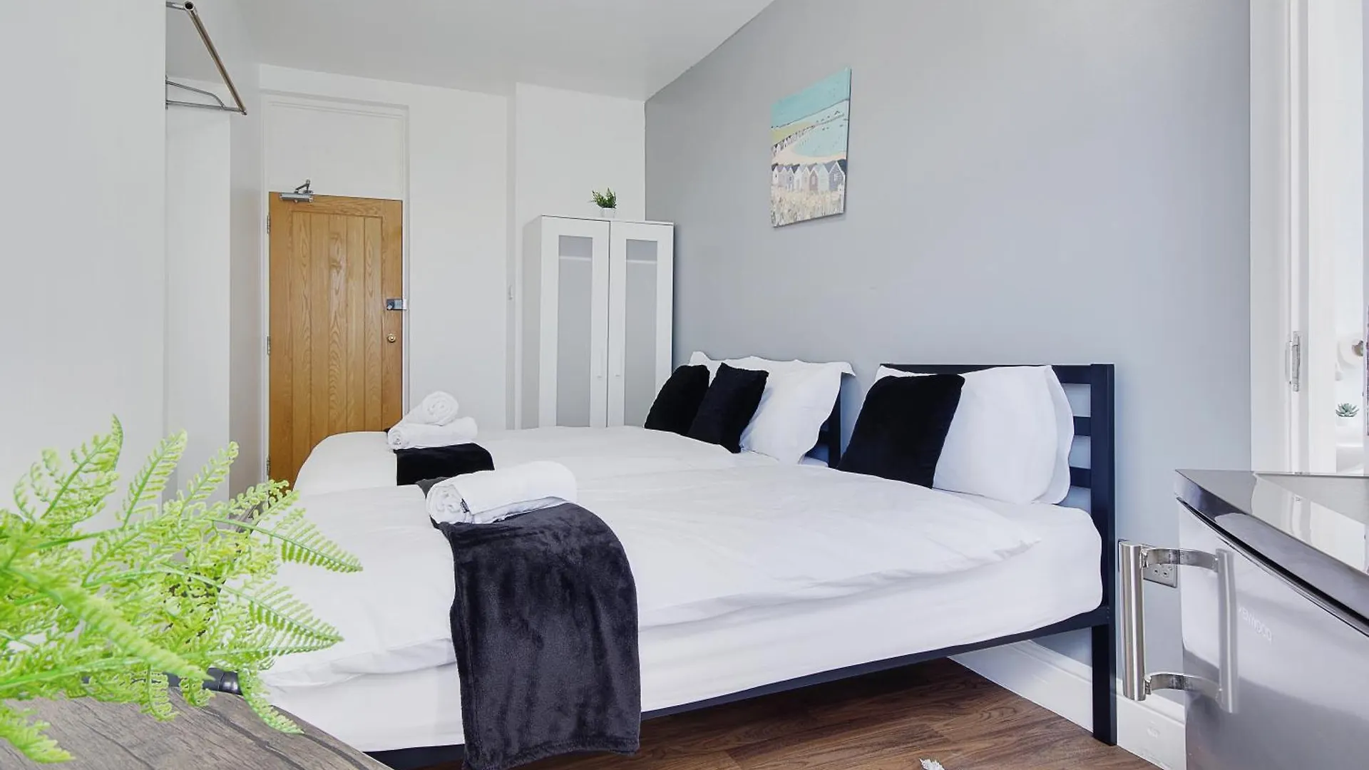 Azure Beach Hotel Bornemouth